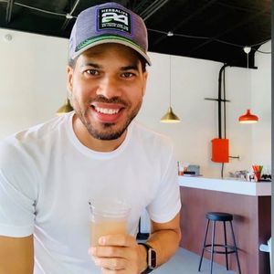 Meet your Posher, Emmanuel